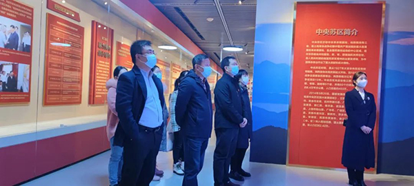 安博电子官方网站党支部参加“参观苏区振兴十周年成就展及红色图书馆”的专题活动